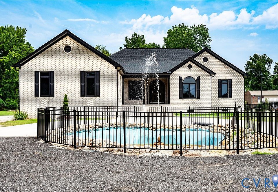 1st image of 1325 Hodges Rd
