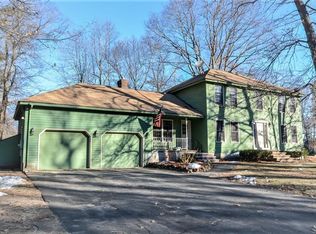3 White Oak Cir, Haverhill, MA 01832