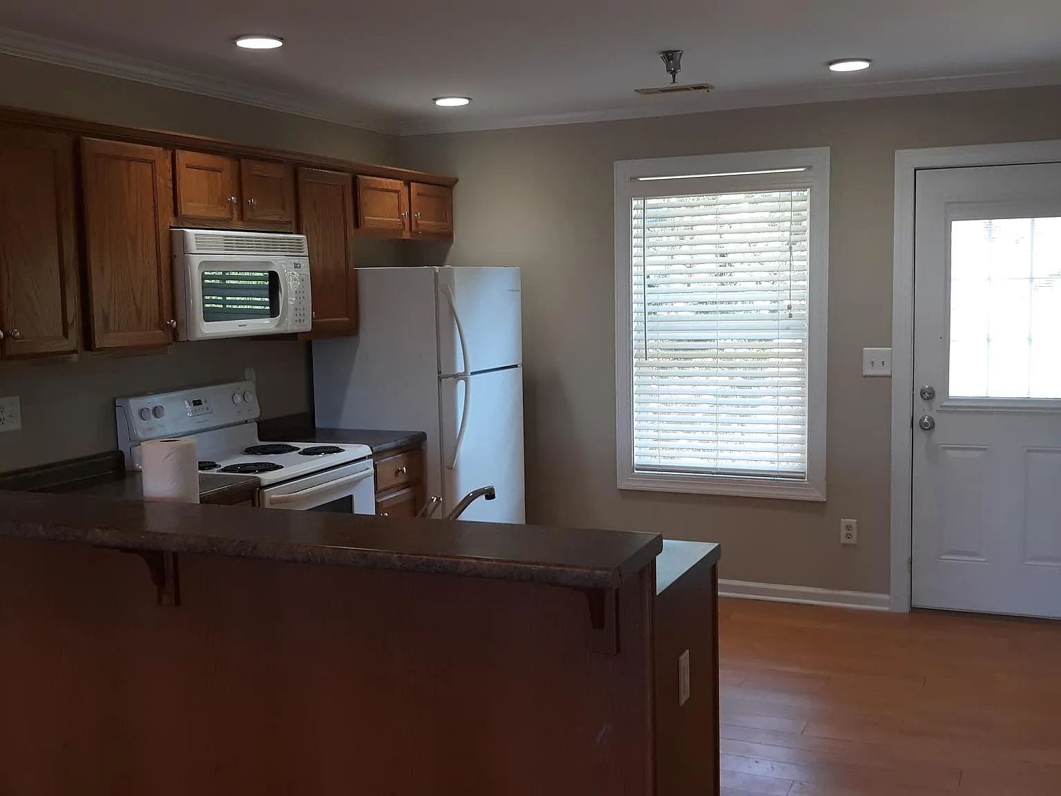 2 bed, 2.5 bath, 1120 sqft, $1,395 — Photo 4