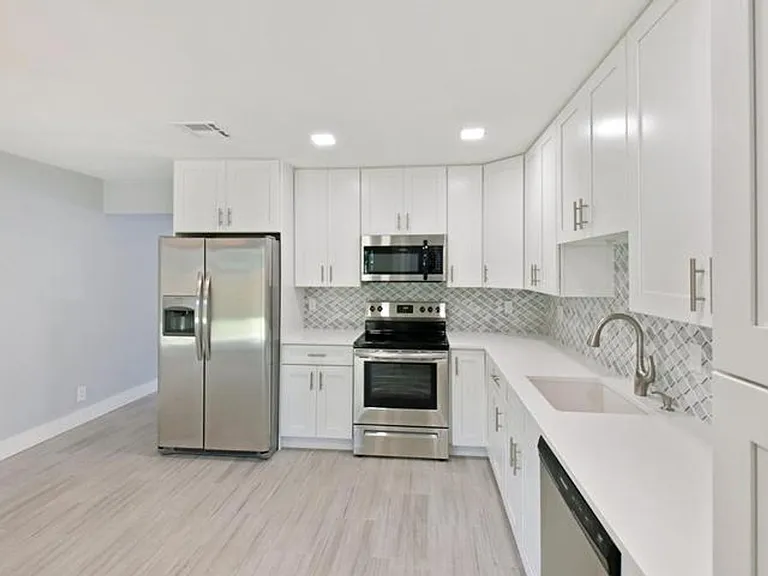 9128 Roan Ln — Photo 2