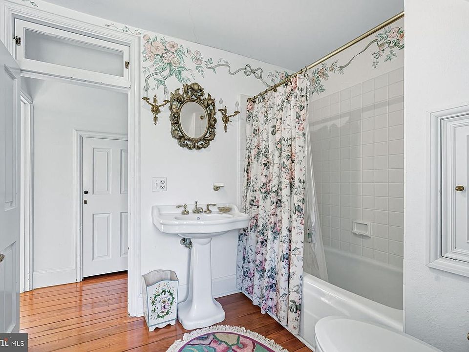 43rd image of this home