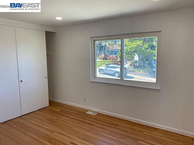 4 bed, 2.5 bath, 1988 sqft, $4,550 — Photo 1
