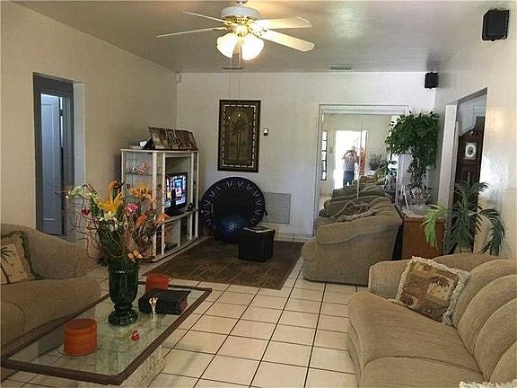 4th image of 1510 Normandy Dr