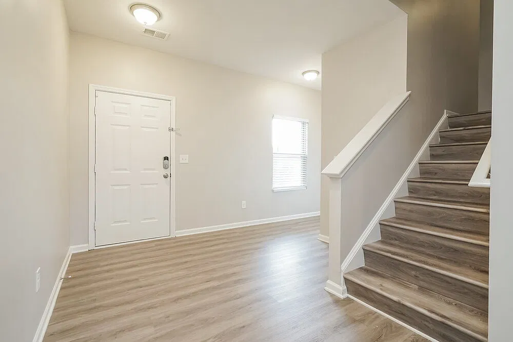 4 bed, 3.0 bath, 2136 sqft, $2,310 — Photo 4