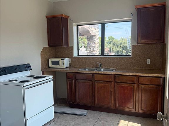 4th image of 6725 Sherman St #4