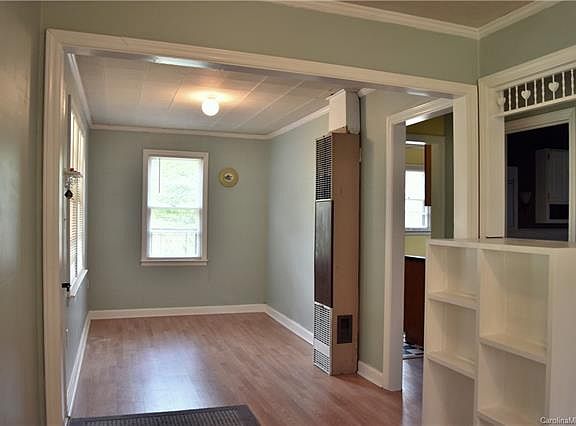4th image of 712 Halsbury Ave