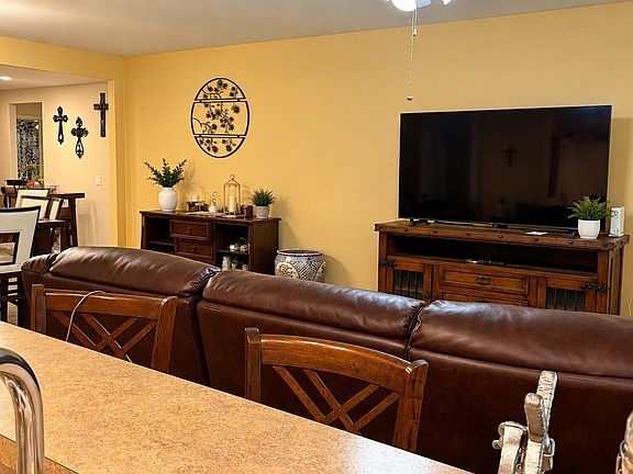 5th image of 8126 Clover Leaf Dr