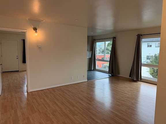 3rd image of 498 Capital St #4