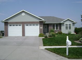 2144 Wesley Dr, Lincoln, NE 68512