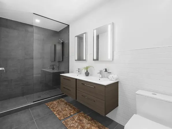 475 Kent Avenue image 5 of 10