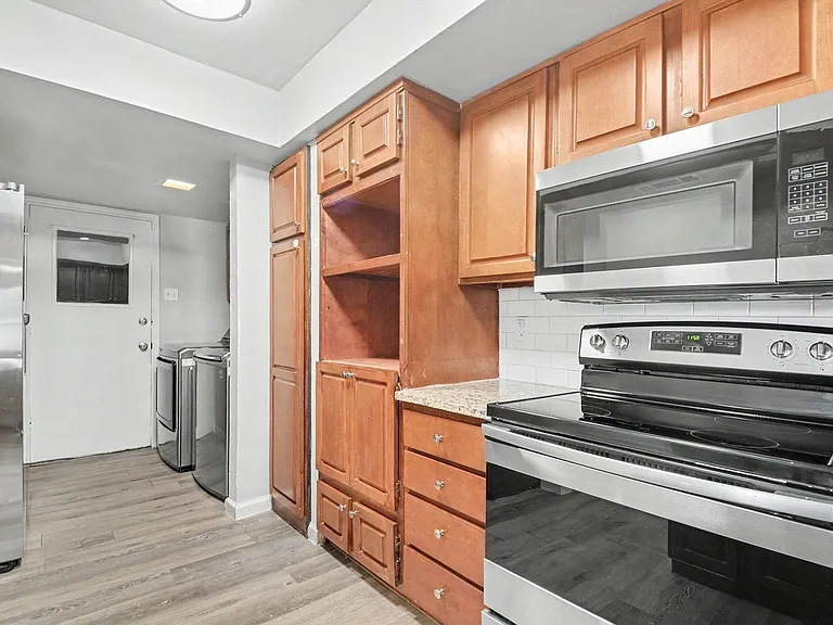 2201 Jackson Cir — Photo 12