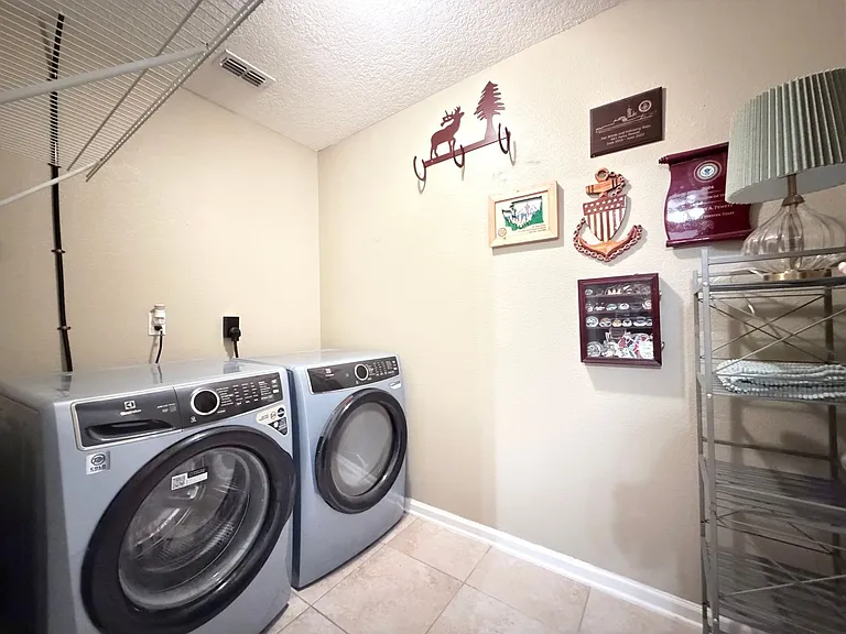 16226 Stanis Ct — Photo 23