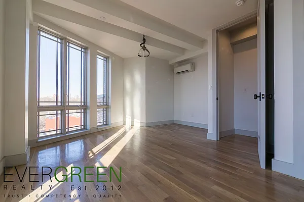 Rented by Evergreen Apartments BK | media 10