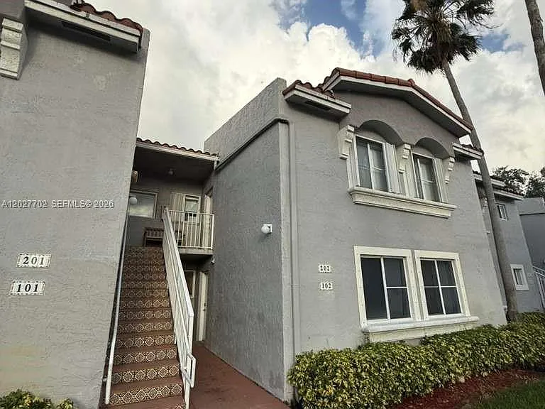 4704 NW 114th Ave #2021 — Photo 2