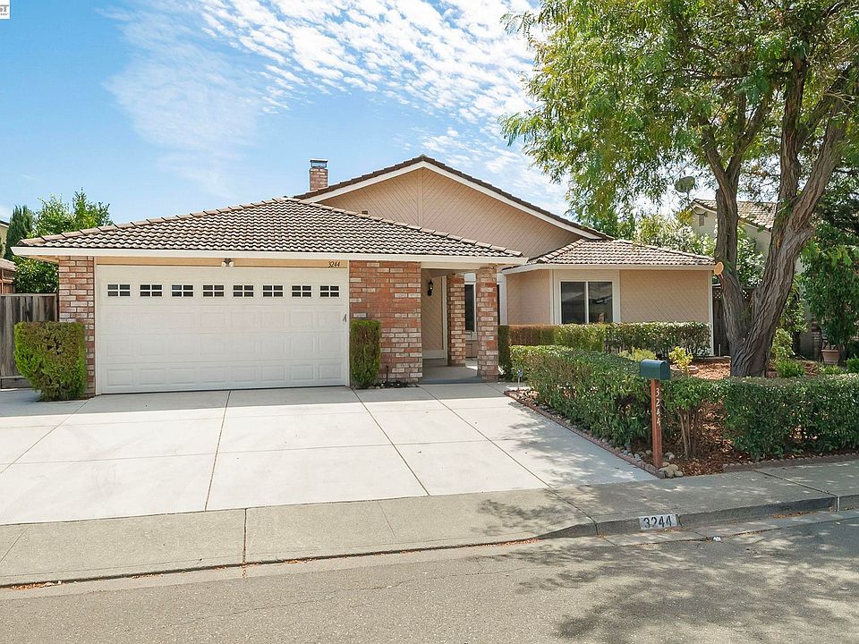 1st image of 3244 Vallejo Pl