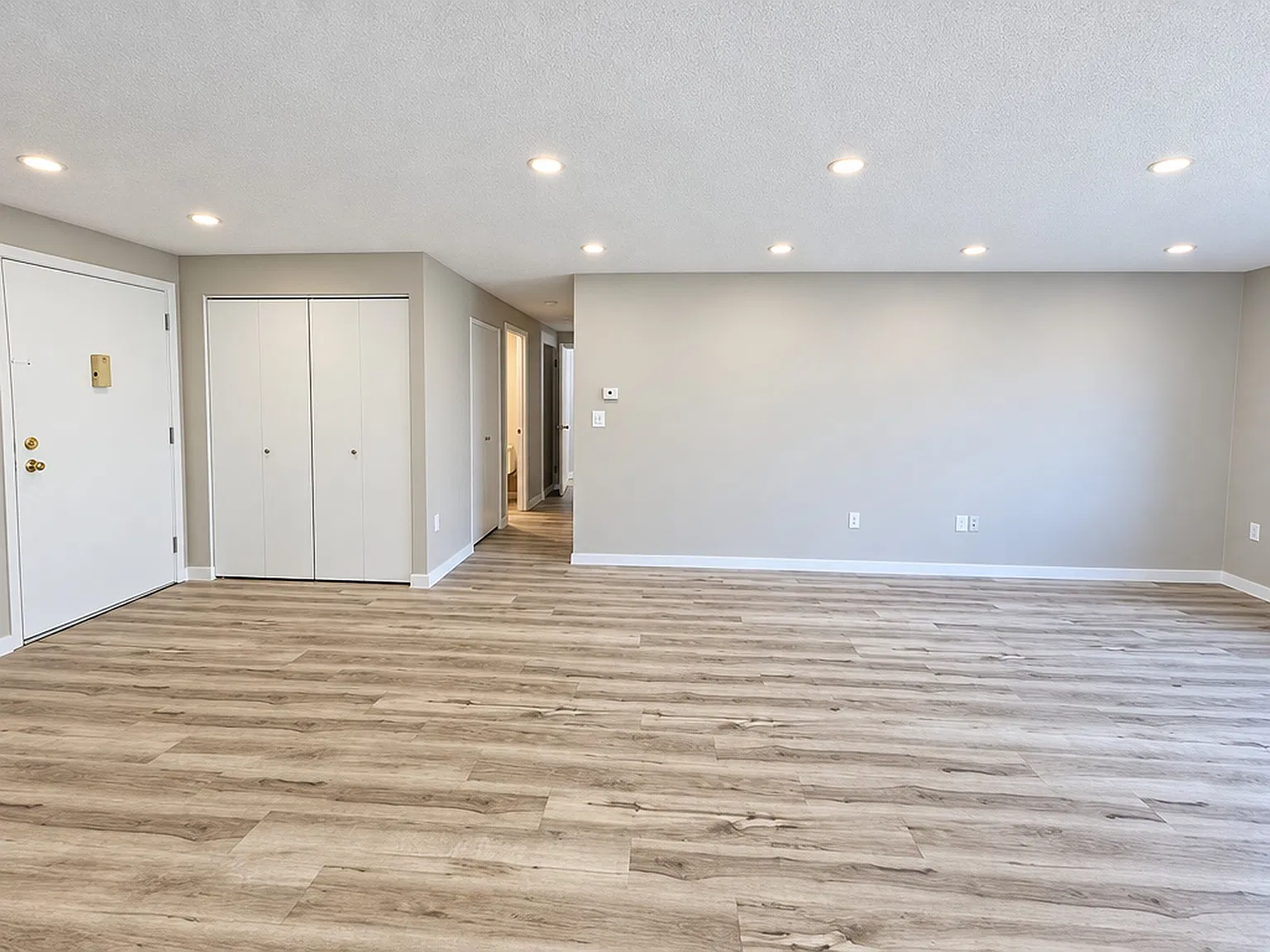 2 bed, 850 sqft, $3,100 — Photo 3