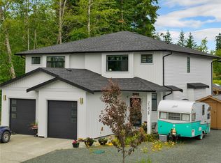 2142 Nikola Pl #B, Campbell River, BC V9W 6H9
