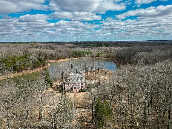 4th image of 746 Pisgah N
