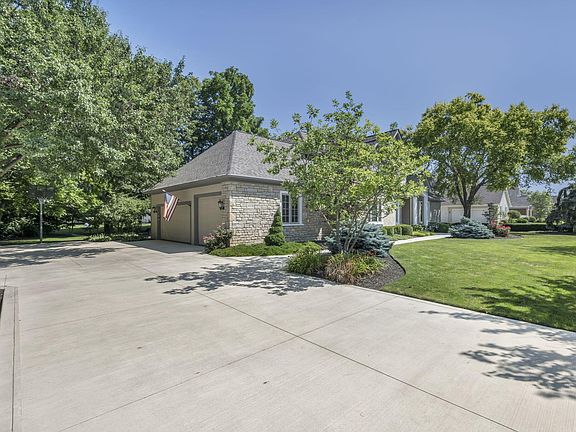 2nd image of 5976 Heritage Lakes Dr