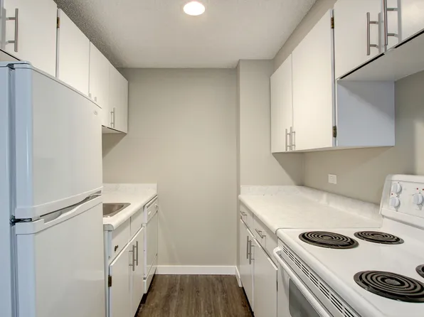 Mission! - 330 25 Ave. Sw, Calgary - All Utilities Incl! W/ Dishwasher - No Balcony -- Free Early...