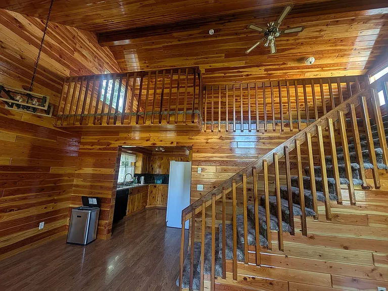 31 Elmes Dr — Photo 5