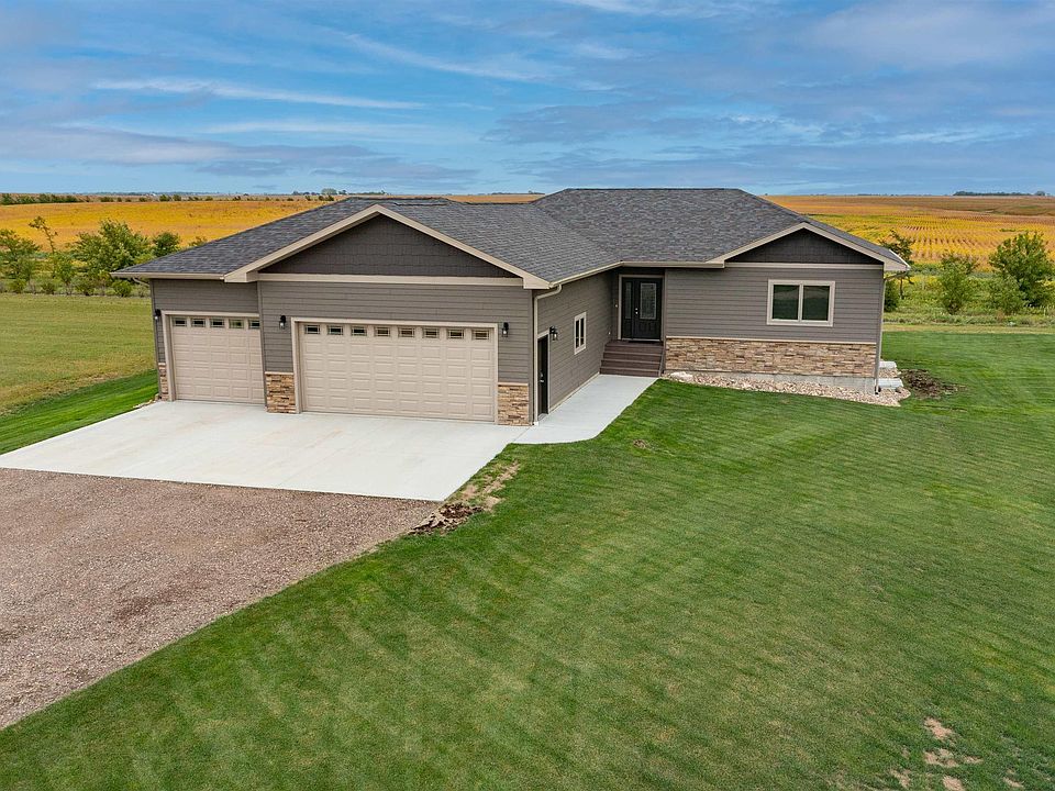 26166 Reed Ct, Canistota, SD 57012 MLS 22302756 Zillow