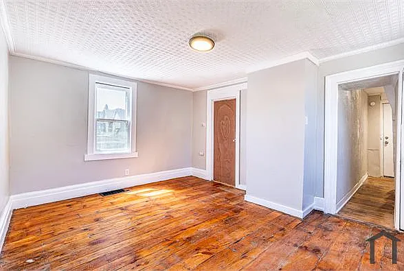 3 bed, 1064 sqft, $1,895 — Photo 1