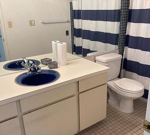 4th image of 2500 Canterbury Ln E #404