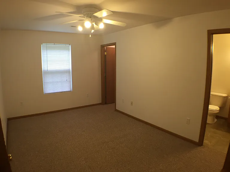 127 Dorset Ct — Photo 41