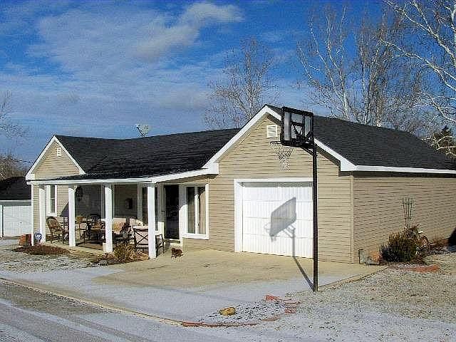 1st image of 236 Stella Ave