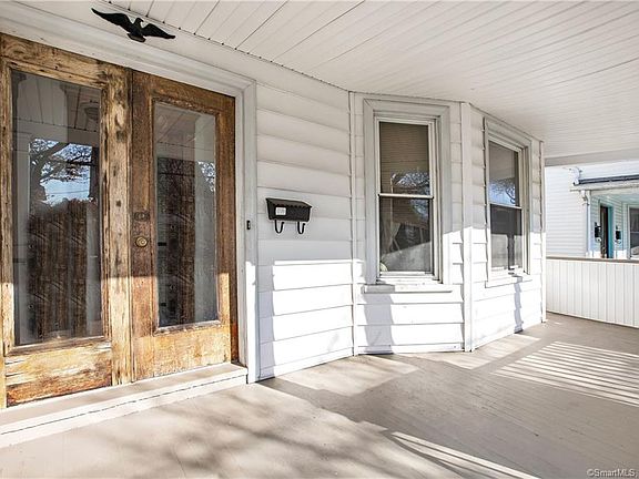 3rd image of 654 Laurel Ave #656