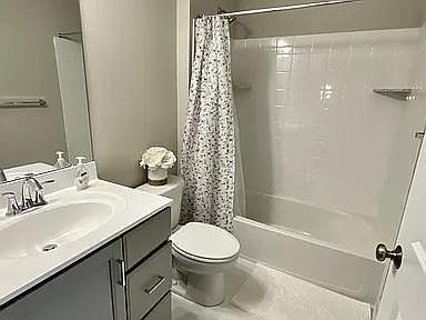 3rd image of 154 Woodwinds Dr
