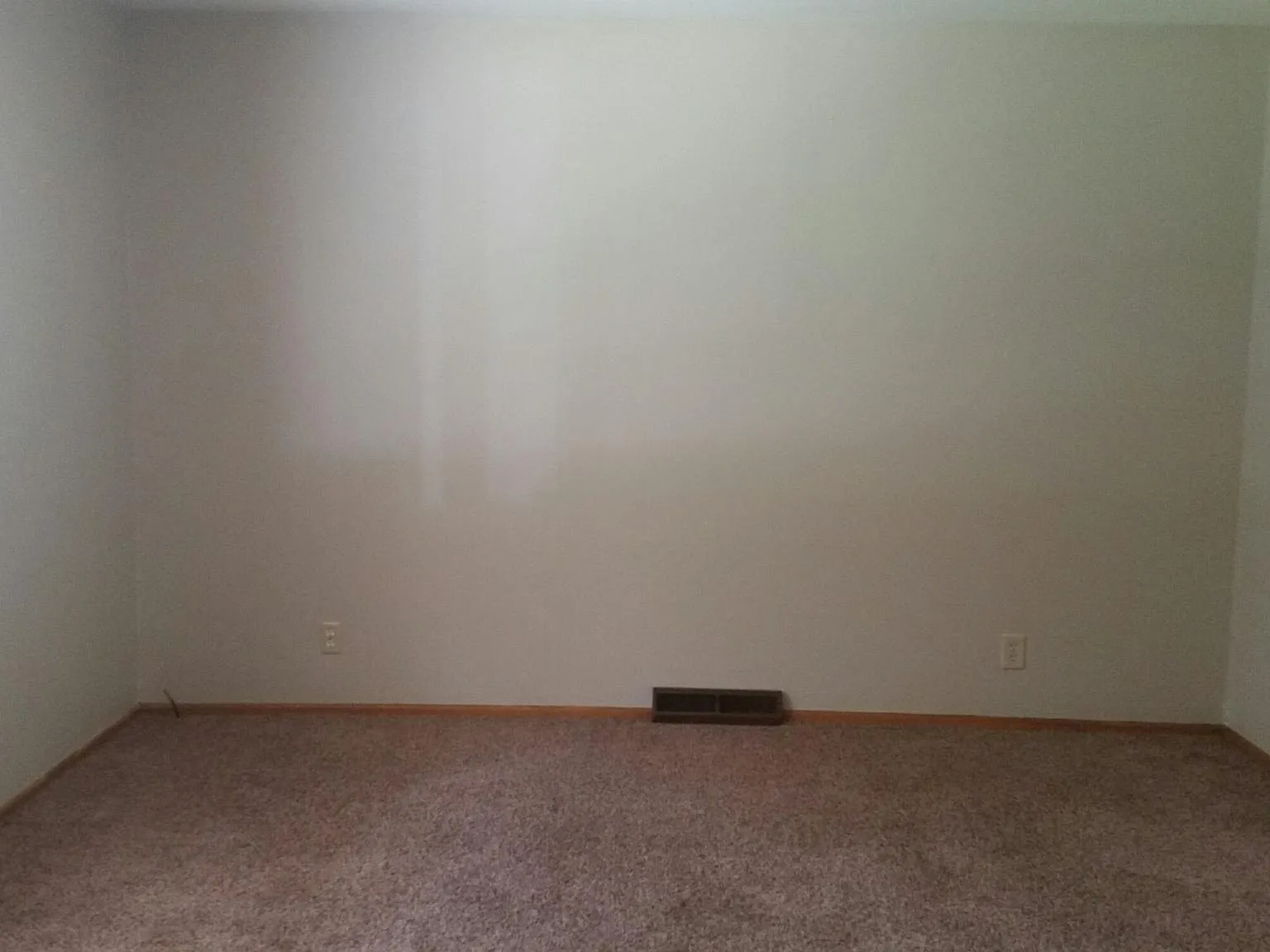 3 bed, 898 sqft, $950 — Photo 3