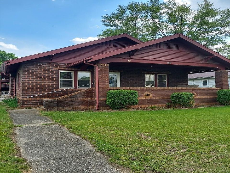 1st image of 207 W Grand Prairie St