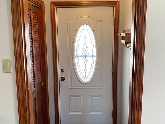 3rd image of 124 Westminster Ct