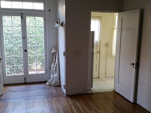 3rd image of 1224 Garden St #C