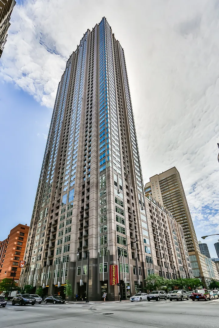 2 bed, 1400 sqft, $4,400 — Photo 4