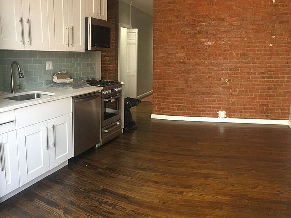3rd image of 3415 37th Ave APT 4