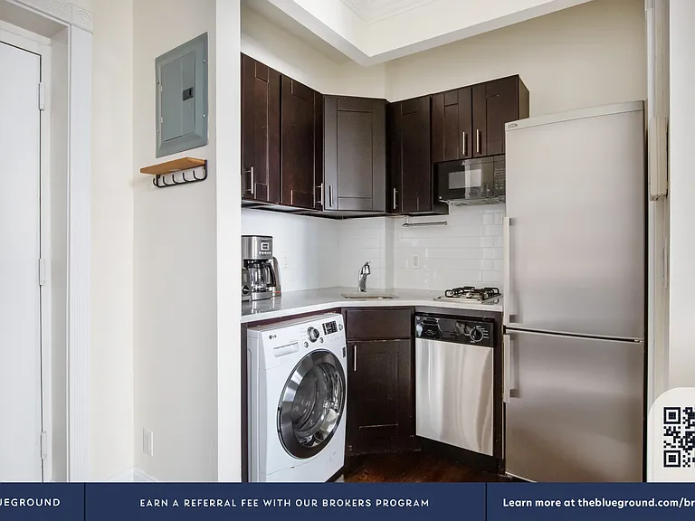 535 Hudson St #3D — Photo 4