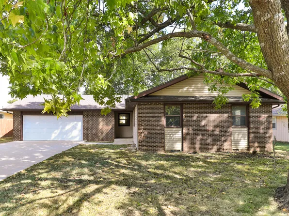 2117 W Northwood Street, Bolivar, MO 65613