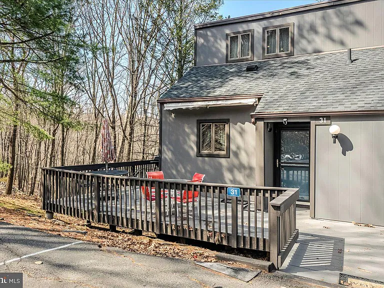 31 Middle Village Way — Photo 3