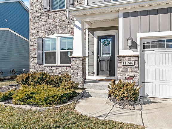 3rd image of 11948 Eagleview Dr