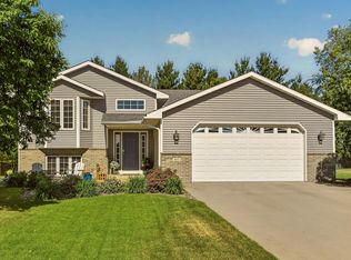 405 11th Ave NW, Dodge Center, MN 55927