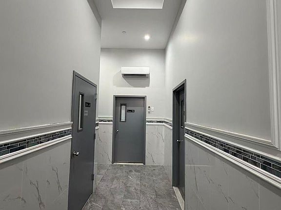 4th image of 31-12 38TH Avenue UNIT 3