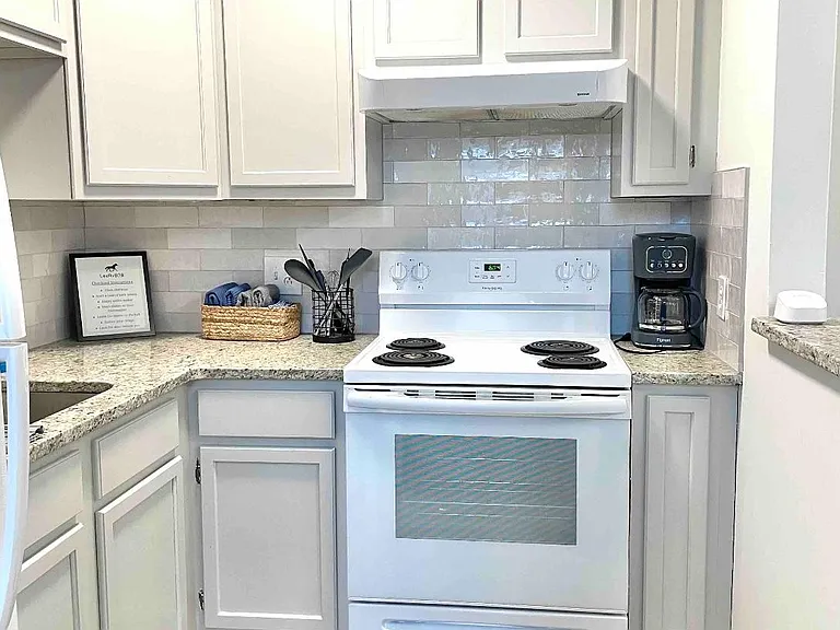 436 W 6th St #PAT-1 — Photo 9