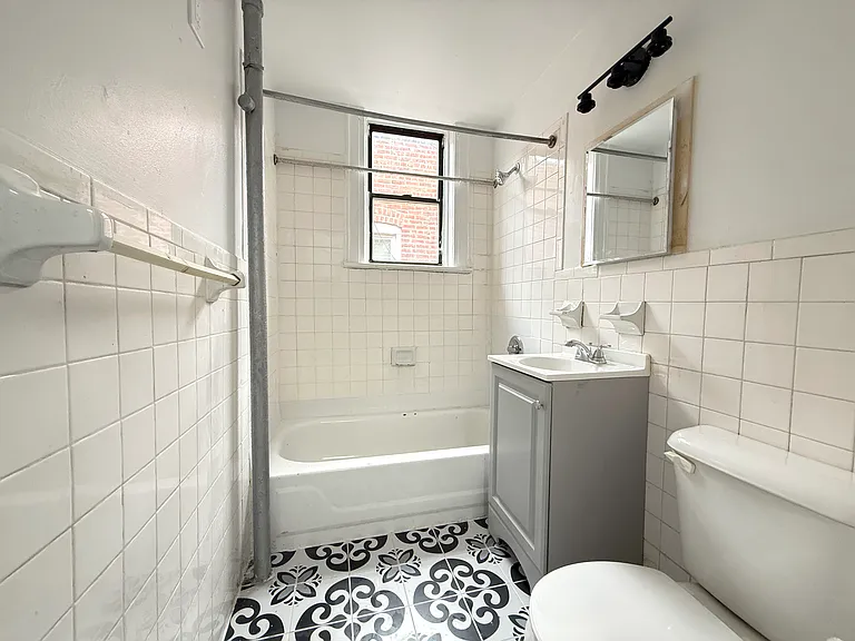 514 Jamaica Ave #2R — Photo 5