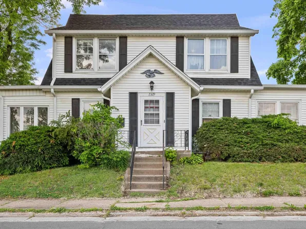 2329 20 1/2 Ave, Rock Island, IL 61201