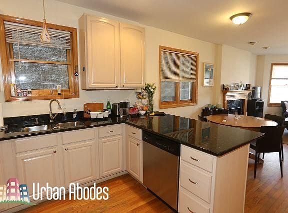 2nd image of 3316 N Damen Ave #Ua1