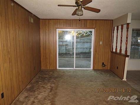 4th image of 8656 Woodbine Dr