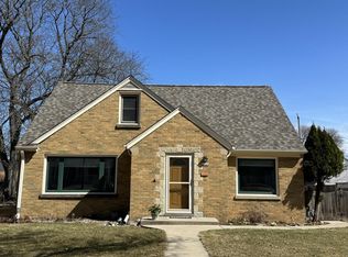 3340 W Poe St, Milwaukee, WI 53215